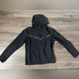 Tech fleece black used like new